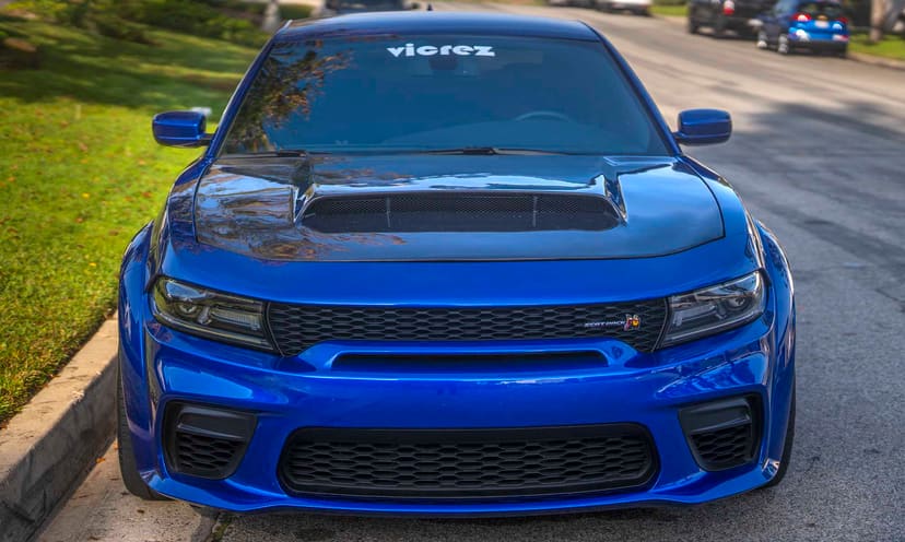  Vicrez Carbon Fiber Hellcat SRT Hood w/ Vent Scoop vz102503 | Dodge Charger 2015-2021



