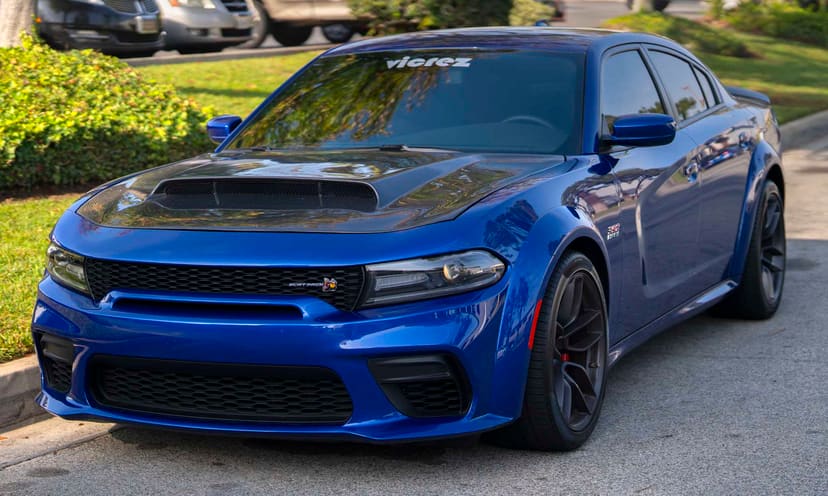  Vicrez Carbon Fiber Hellcat SRT Hood w/ Vent Scoop vz102503 | Dodge Charger 2015-2021



