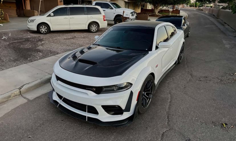 Vicrez Carbon Fiber Hellcat SRT Hood w/ Vent Scoop vz102503 | Dodge Charger 2015-2021