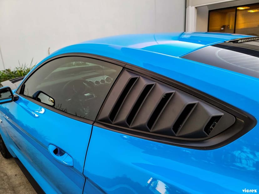 Customer Photo: Vicrez LV Quarter Window Louvers vz100289 | Ford Mustang 2015-2020