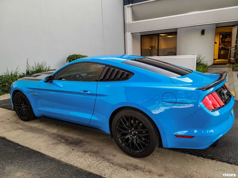 Customer Photo: Vicrez LV Quarter Window Louvers vz100289 | Ford Mustang 2015-2020