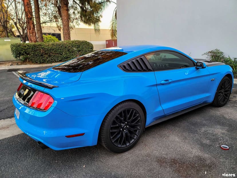 Customer Photo: Vicrez LV Quarter Window Louvers vz100289 | Ford Mustang 2015-2020