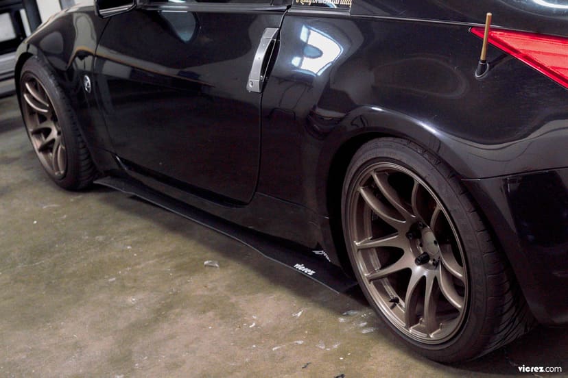 Vicrez Nissan 350z 2003-2008 Side Skirt Splitters vz100595