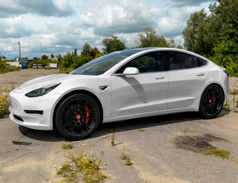 Red Tesla Model 3 x Vicrez VYF Forged Wheels  (Finished in Gloss Black)