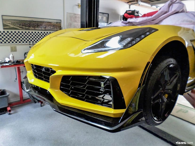 Vicrez VZR1 Polyurethane Front Bumper vz101478 | Chevrolet Corvette C7 2014-2019